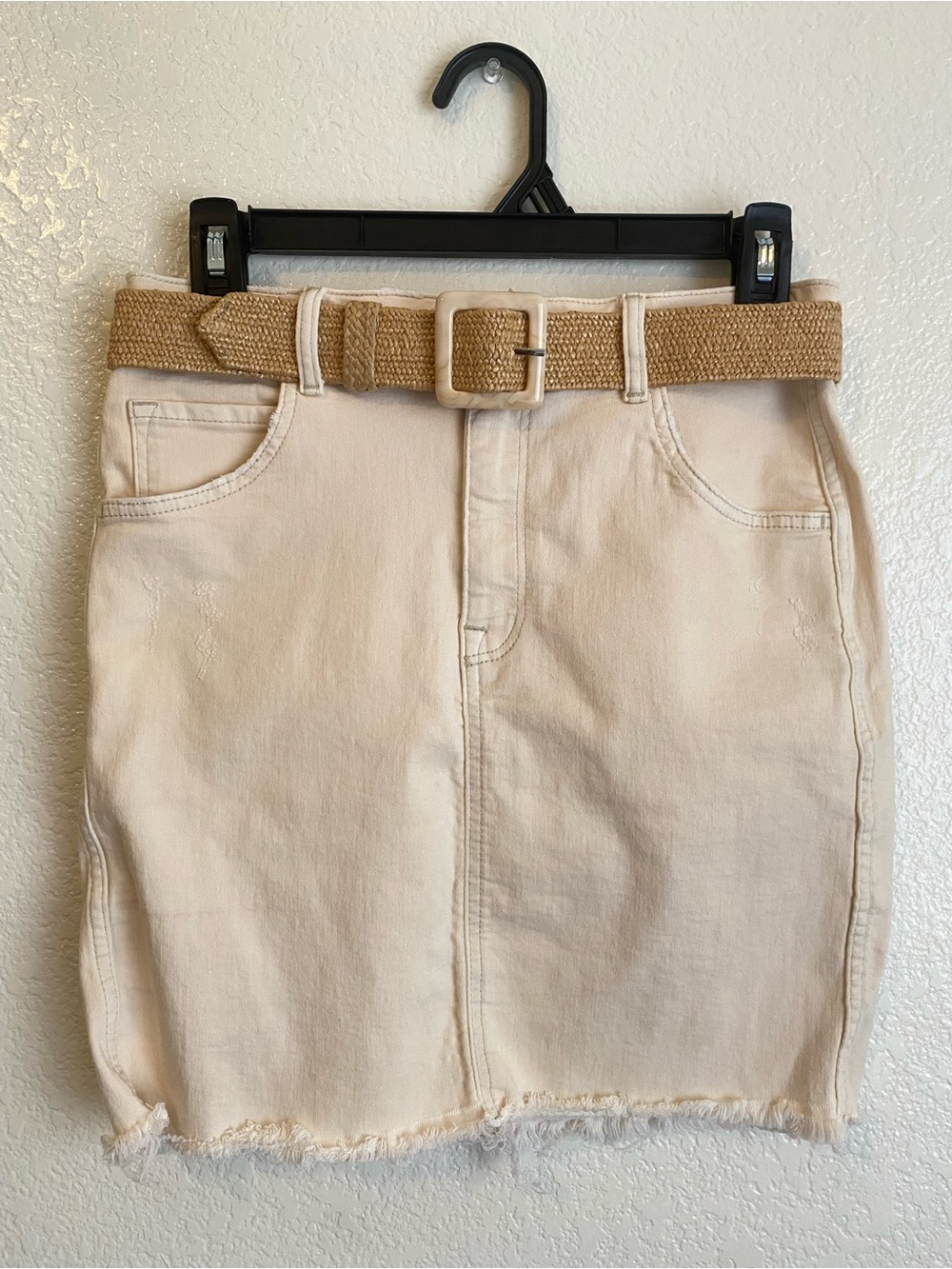 ***PRICE DROP*** H&M Cream Denim Mini Skirt with Frayed Hem 6